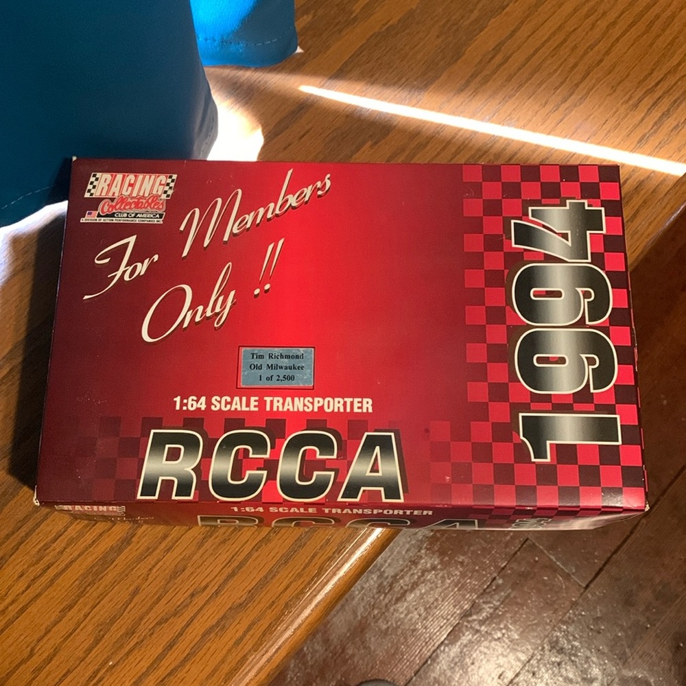NEW 1944 RCCA 1:64 Scale Transporter Collectible - Tim Richmond Old Milwaukee